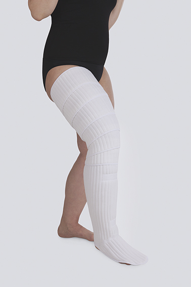 6821_Juzo_SoftCompress_Bandagehilfe_AG_Uni75QojZe4n1DxA